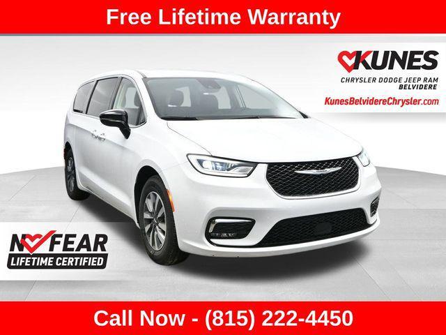 used 2024 Chrysler Pacifica Hybrid car, priced at $27,998