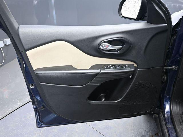 used 2015 Jeep Cherokee car, priced at $9,130