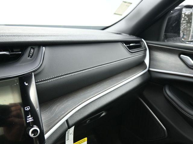 new 2026 Jeep Grand Cherokee car, priced at $47,017