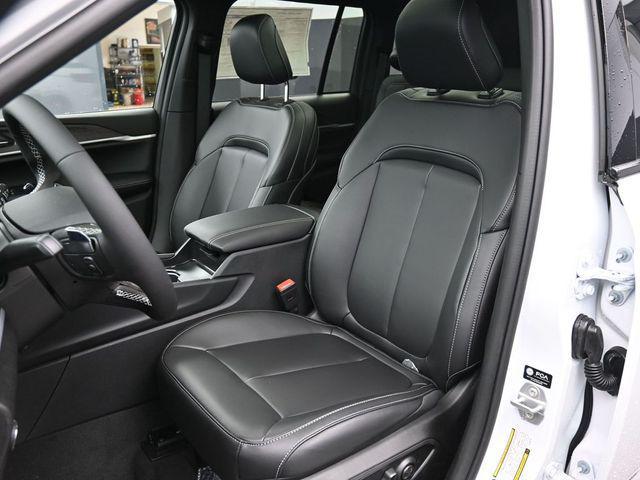 new 2026 Jeep Grand Cherokee car, priced at $47,017