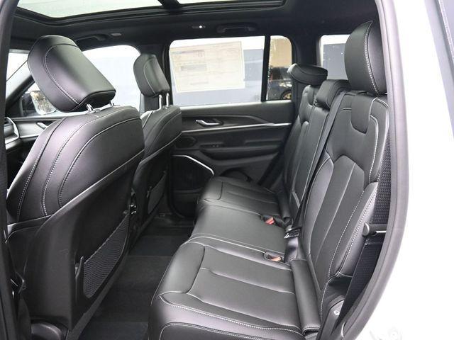 new 2026 Jeep Grand Cherokee car, priced at $47,017