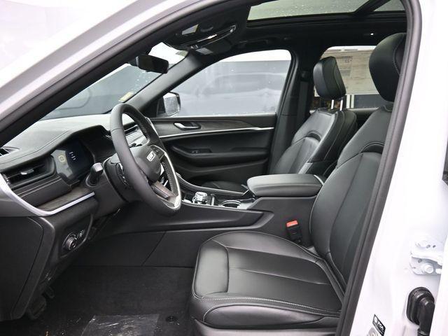 new 2026 Jeep Grand Cherokee car, priced at $47,017