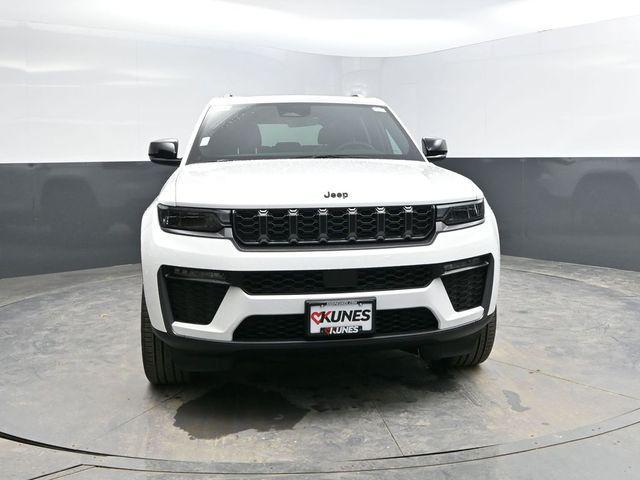 new 2026 Jeep Grand Cherokee car, priced at $47,017