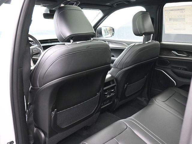 new 2026 Jeep Grand Cherokee car, priced at $47,017