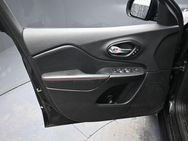 used 2021 Jeep Cherokee car, priced at $21,182