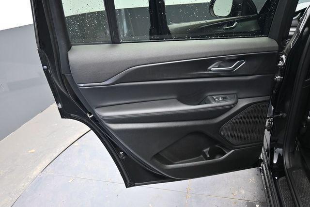 new 2026 Jeep Grand Cherokee L car, priced at $44,035