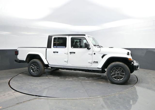 new 2026 Jeep Gladiator car, priced at $46,696