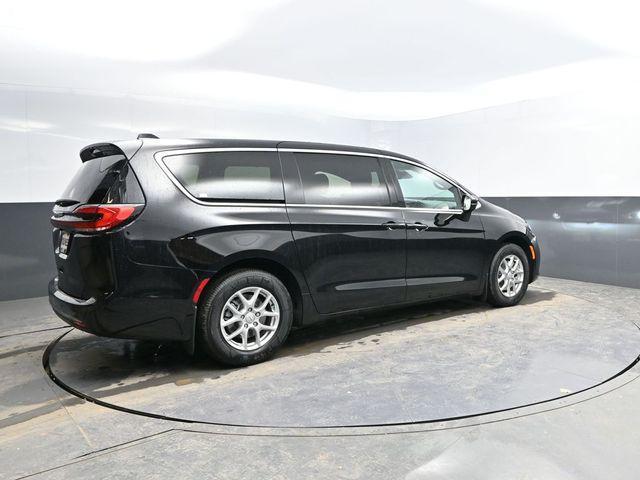 new 2026 Chrysler Pacifica car, priced at $41,885