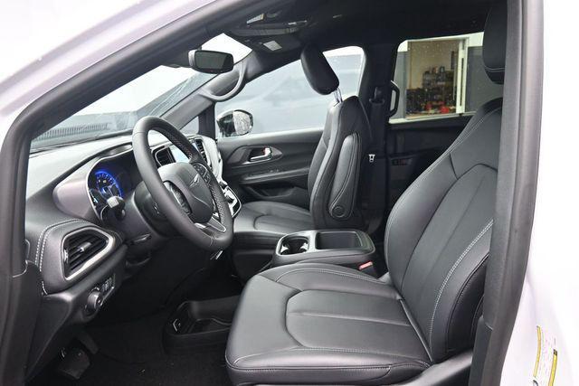 new 2026 Chrysler Pacifica car, priced at $44,862