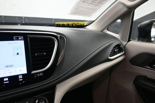 used 2023 Chrysler Pacifica Hybrid car, priced at $25,890