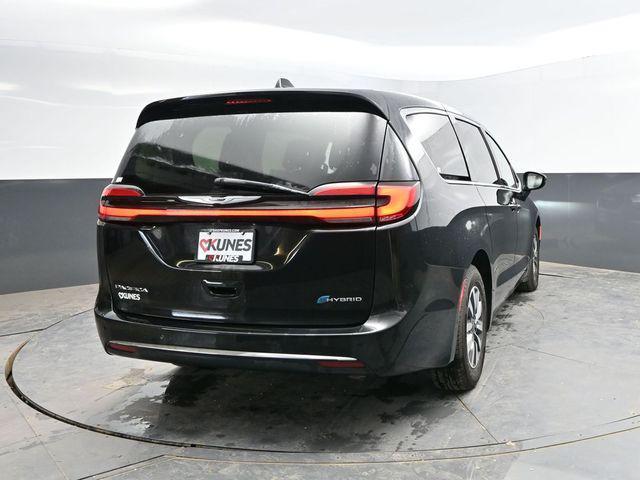 used 2023 Chrysler Pacifica Hybrid car, priced at $25,890