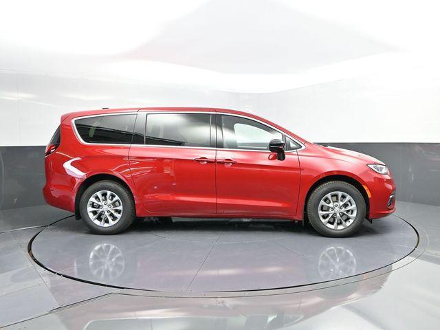 new 2026 Chrysler Pacifica car, priced at $45,692