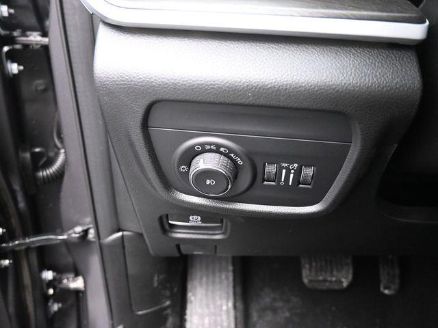 new 2026 Jeep Grand Cherokee car, priced at $49,842