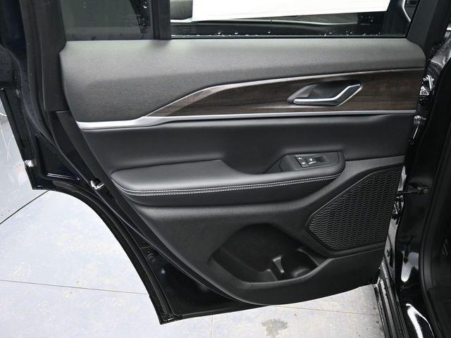 new 2026 Jeep Grand Cherokee car, priced at $46,859