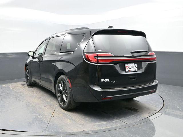 new 2026 Chrysler Pacifica car, priced at $45,391