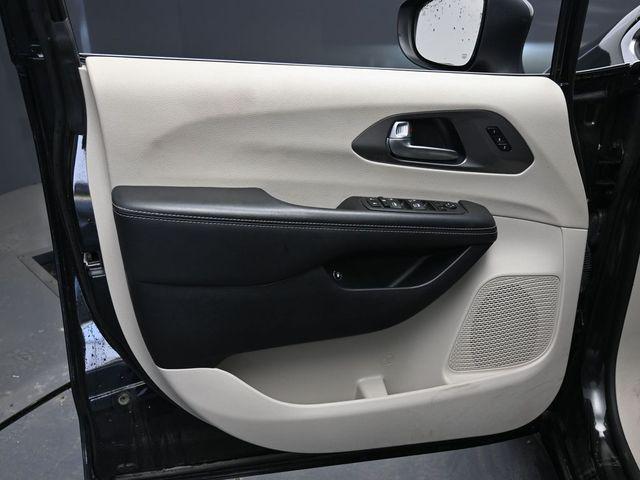used 2023 Chrysler Pacifica Hybrid car, priced at $23,273