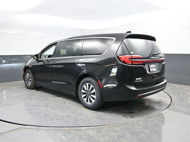 used 2023 Chrysler Pacifica Hybrid car, priced at $23,273