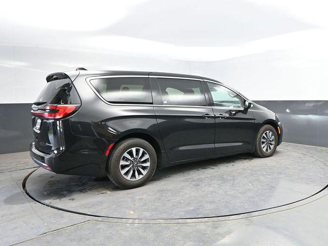 used 2023 Chrysler Pacifica Hybrid car, priced at $23,273