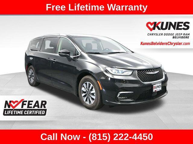 used 2023 Chrysler Pacifica Hybrid car, priced at $23,273