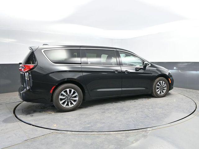 used 2023 Chrysler Pacifica Hybrid car, priced at $23,273