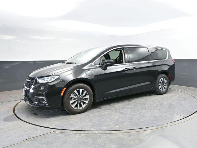 used 2023 Chrysler Pacifica Hybrid car, priced at $23,273