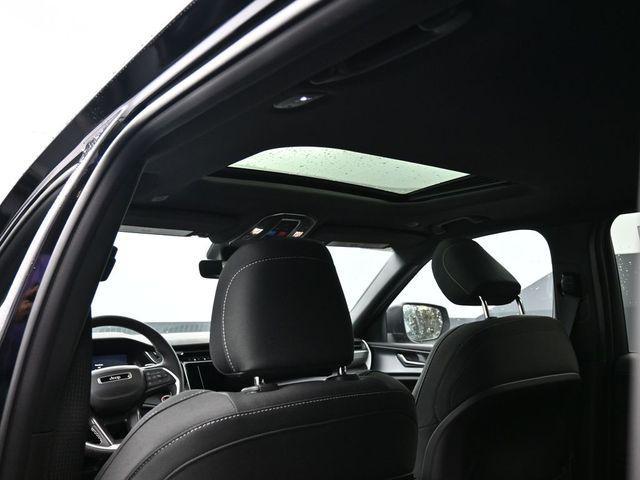 new 2026 Jeep Grand Cherokee car, priced at $44,166