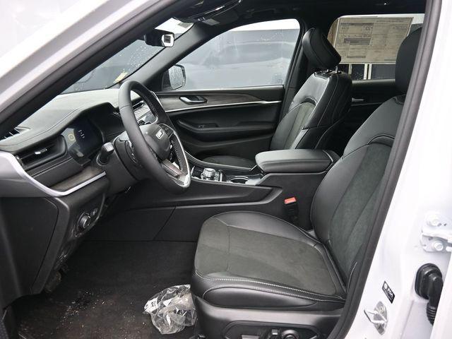 new 2026 Jeep Grand Cherokee car, priced at $46,323