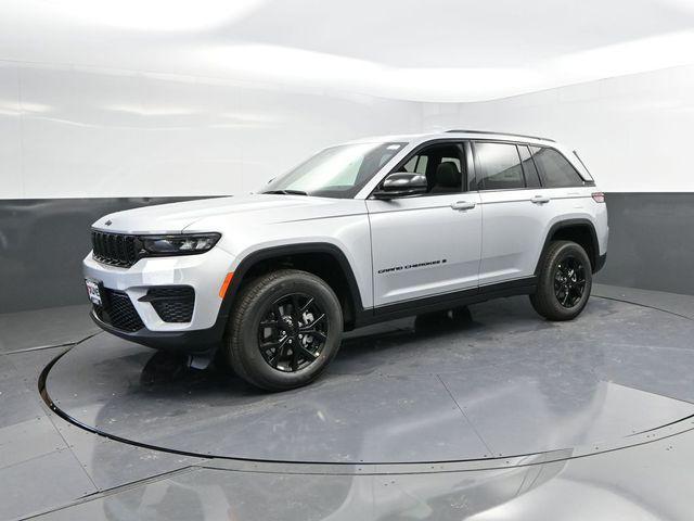 new 2025 Jeep Grand Cherokee car, priced at $35,975