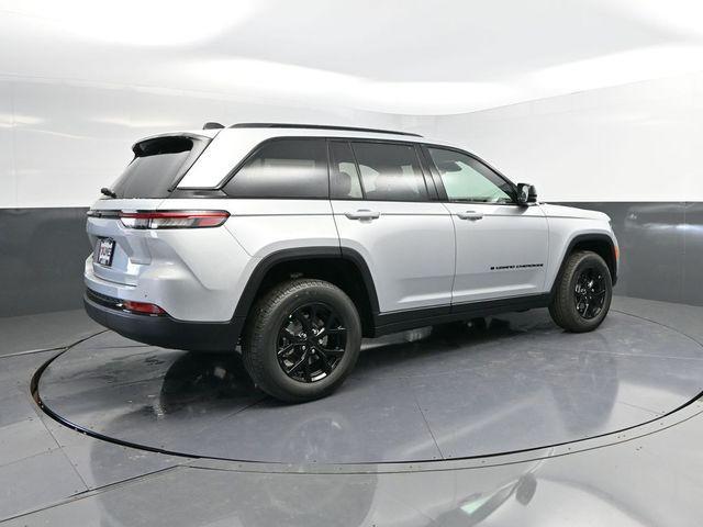 new 2025 Jeep Grand Cherokee car, priced at $35,975