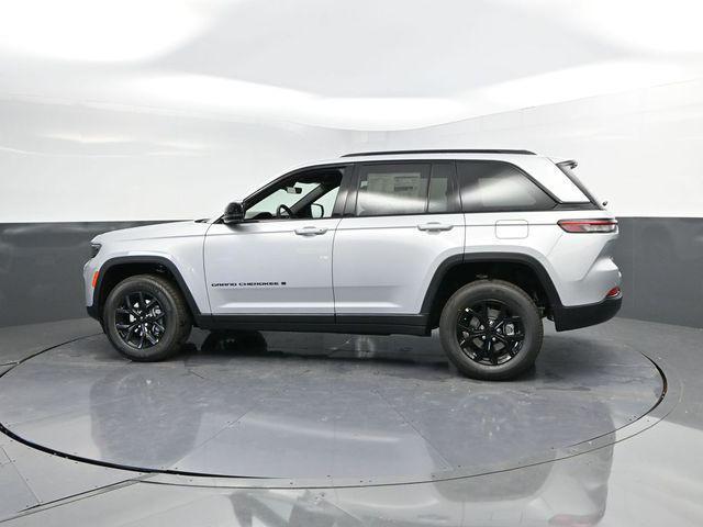 new 2025 Jeep Grand Cherokee car, priced at $35,975