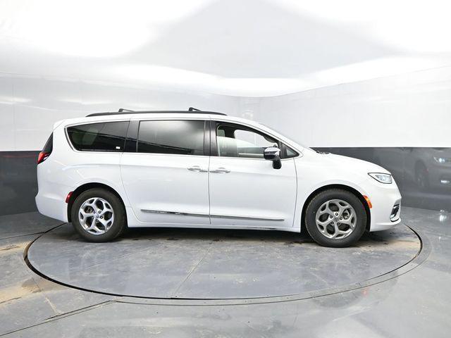 used 2023 Chrysler Pacifica car, priced at $24,995