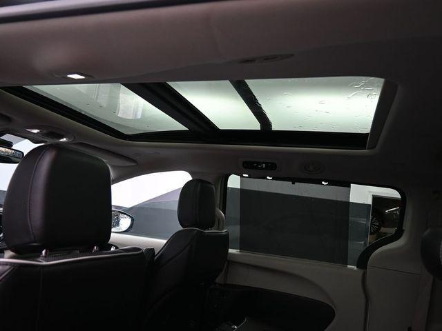 used 2023 Chrysler Pacifica car, priced at $24,995