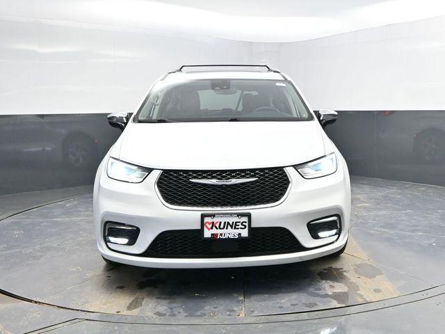 used 2023 Chrysler Pacifica car, priced at $24,995