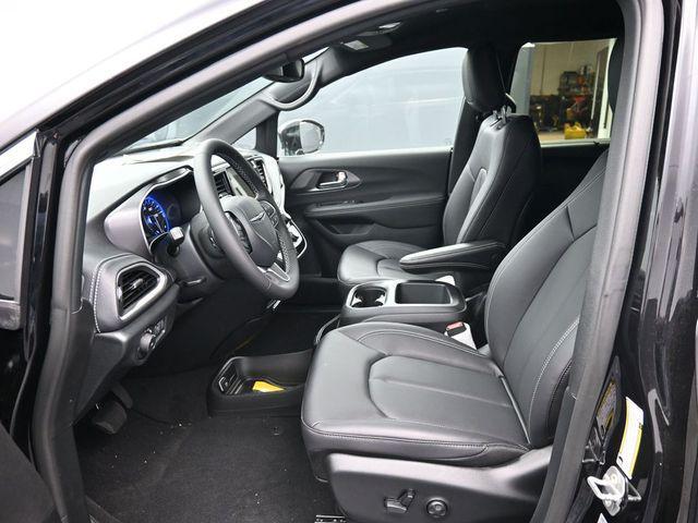 new 2026 Chrysler Pacifica car, priced at $43,540