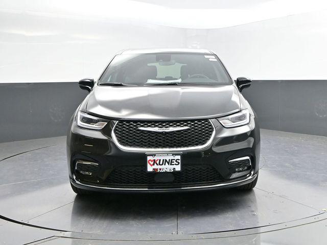 new 2026 Chrysler Pacifica car, priced at $43,540