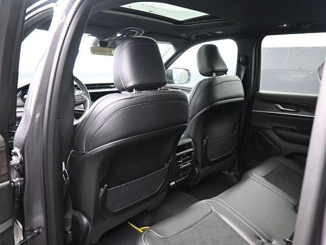 new 2026 Jeep Grand Cherokee car, priced at $47,874