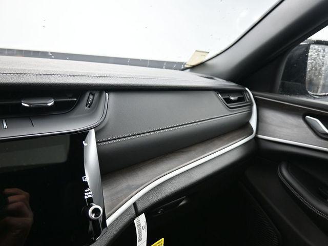 new 2026 Jeep Grand Cherokee car, priced at $47,874