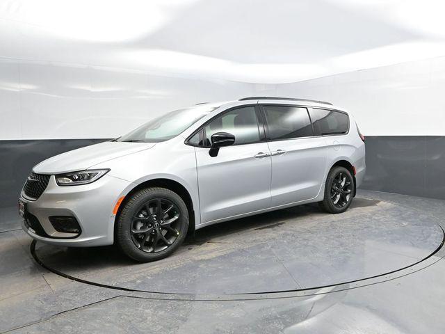 new 2026 Chrysler Pacifica car, priced at $48,204
