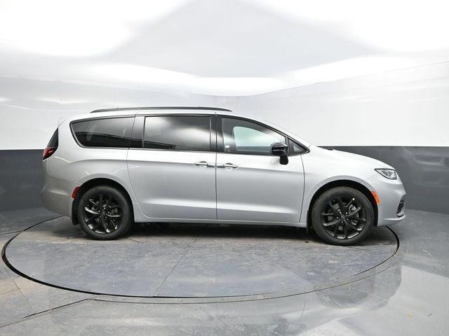 new 2026 Chrysler Pacifica car, priced at $48,204