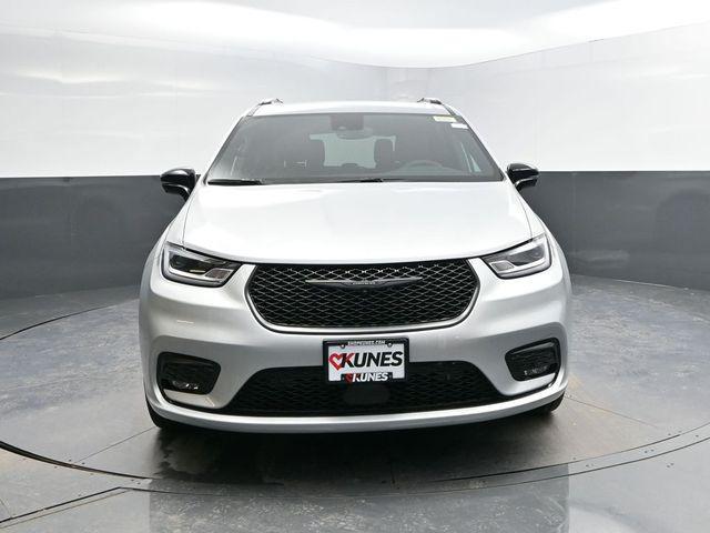 new 2026 Chrysler Pacifica car, priced at $48,204
