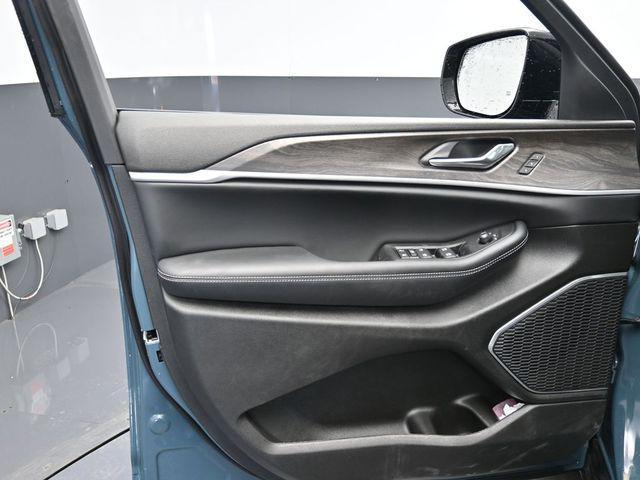 new 2026 Jeep Grand Cherokee L car, priced at $50,593