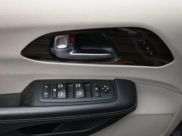 used 2023 Chrysler Pacifica car, priced at $26,998