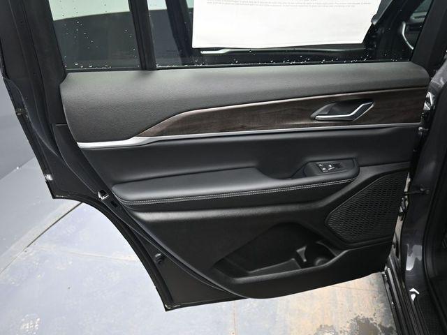 new 2026 Jeep Grand Cherokee L car, priced at $47,411