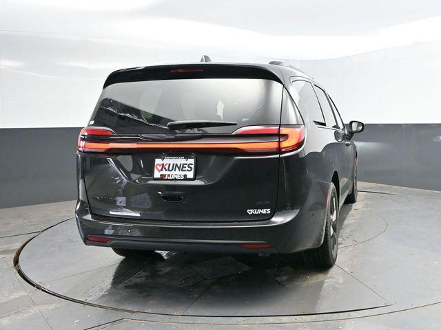 used 2023 Chrysler Pacifica car, priced at $30,368