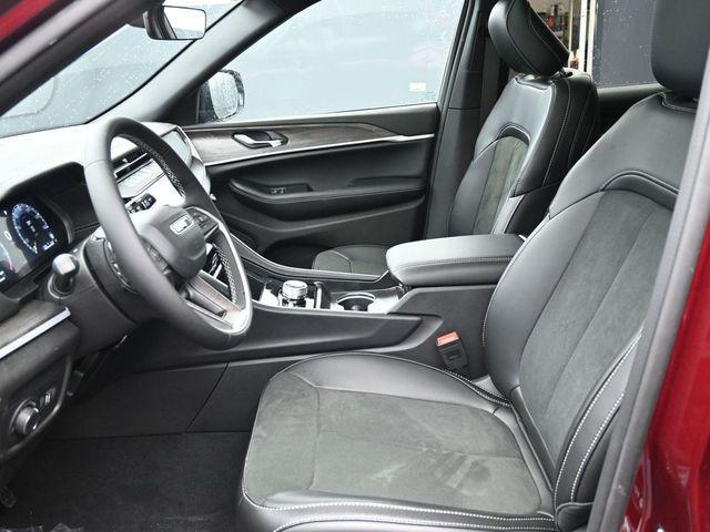 new 2026 Jeep Grand Cherokee car, priced at $45,427