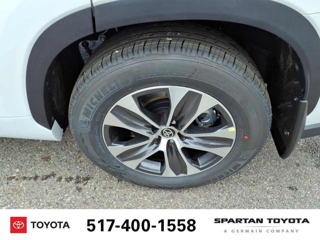 new 2026 Toyota Highlander car, priced at $49,371