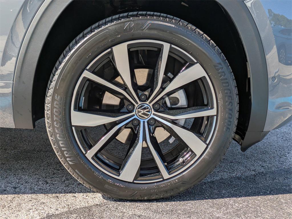 new 2026 Volkswagen Atlas Cross Sport car, priced at $54,911