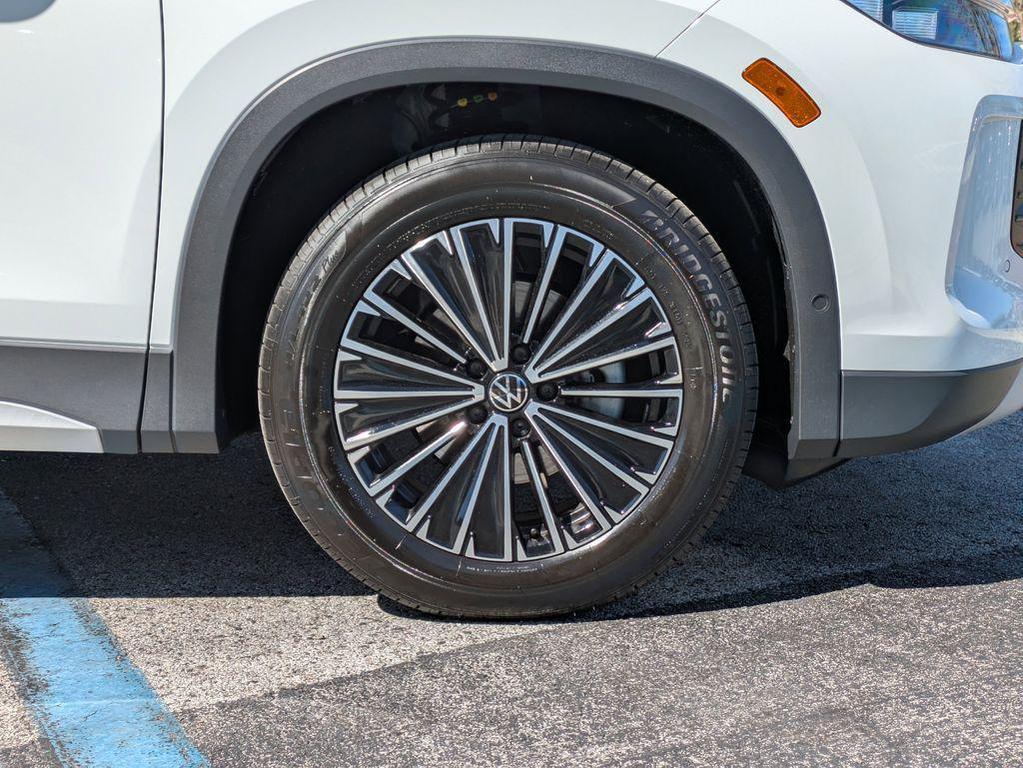 new 2026 Volkswagen Tiguan car, priced at $32,100