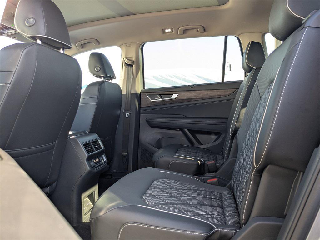 new 2026 Volkswagen Atlas car, priced at $56,372