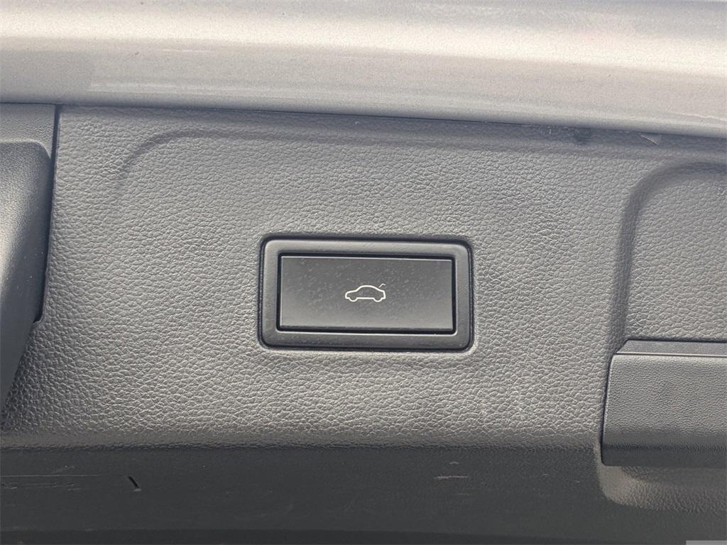 used 2021 Volkswagen Atlas car, priced at $22,195